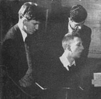 Hunter (left) with Phil Seamen and Jimmy Skidmore (1954)